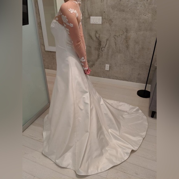 Legends by Romona Keveza Bridal Dress - Picture 13 of 14
